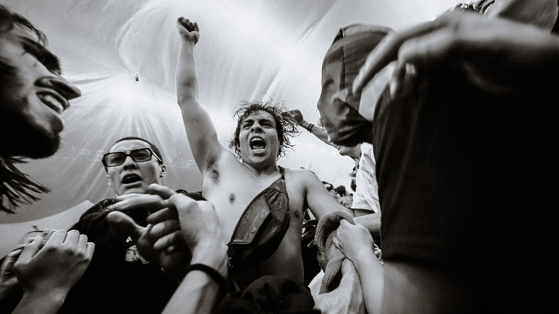 Fred again.. & LATIN MAFIA at Expo Santa Fe, Mexico City – Eric Dew