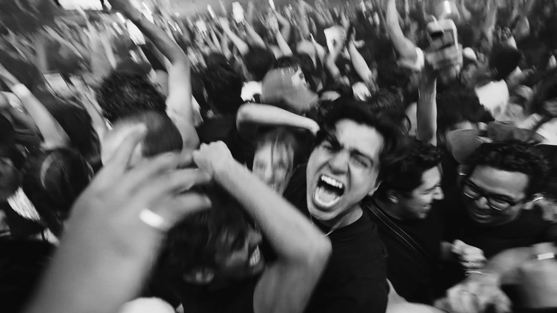 Fred again.. & LATIN MAFIA at Expo Santa Fe, Mexico City – Eric Dew