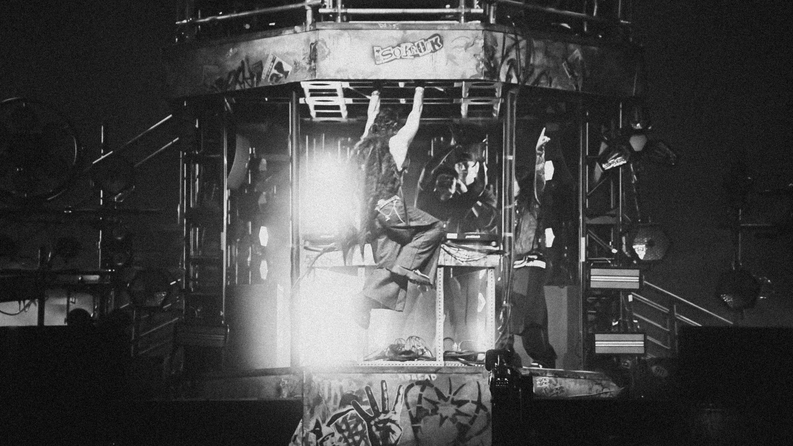 ISOKNOCK at Coachella, Indio – Eric Dew