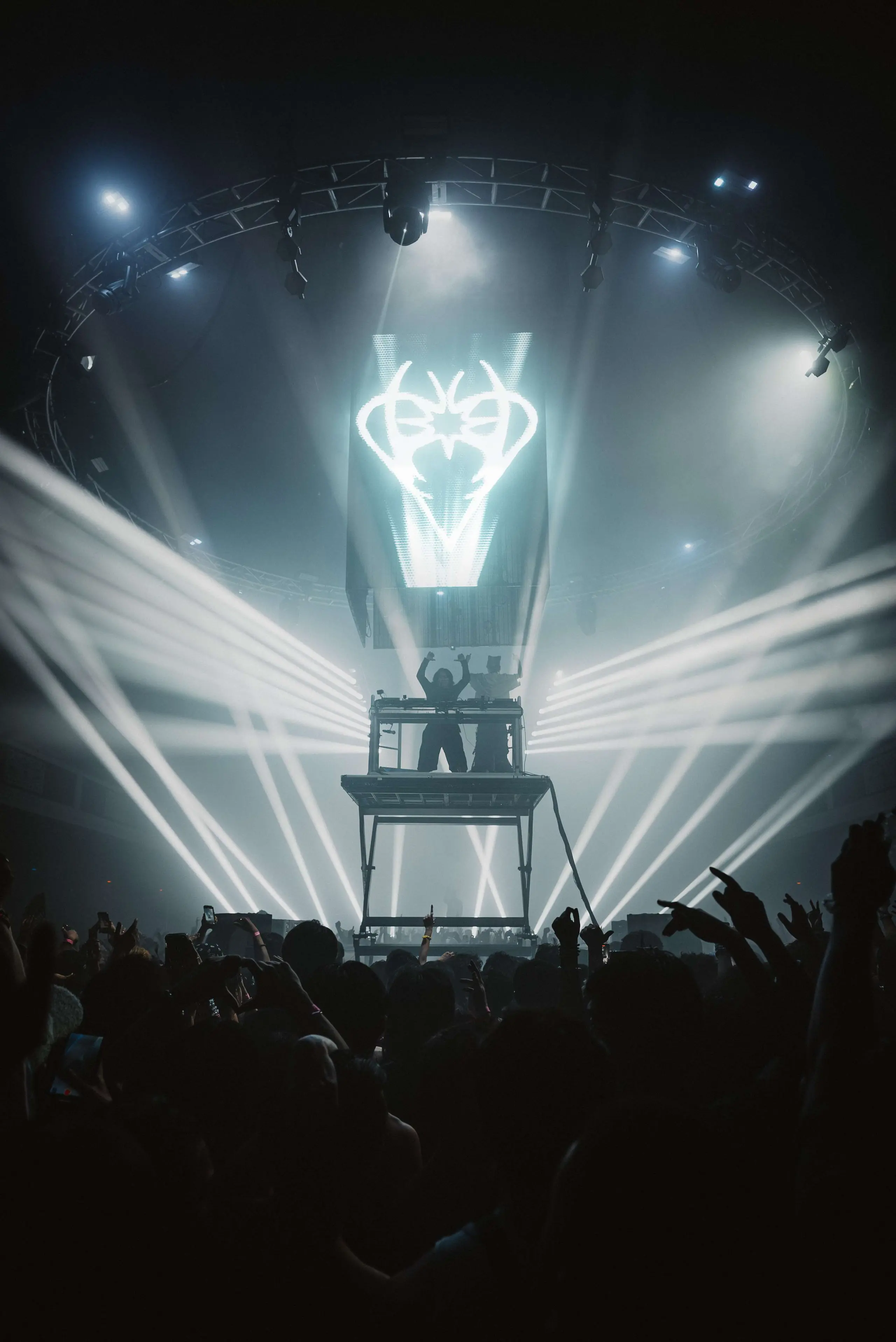 ISOKNOCK at Shrine Expo Hall, Los Angeles – Eric Dew