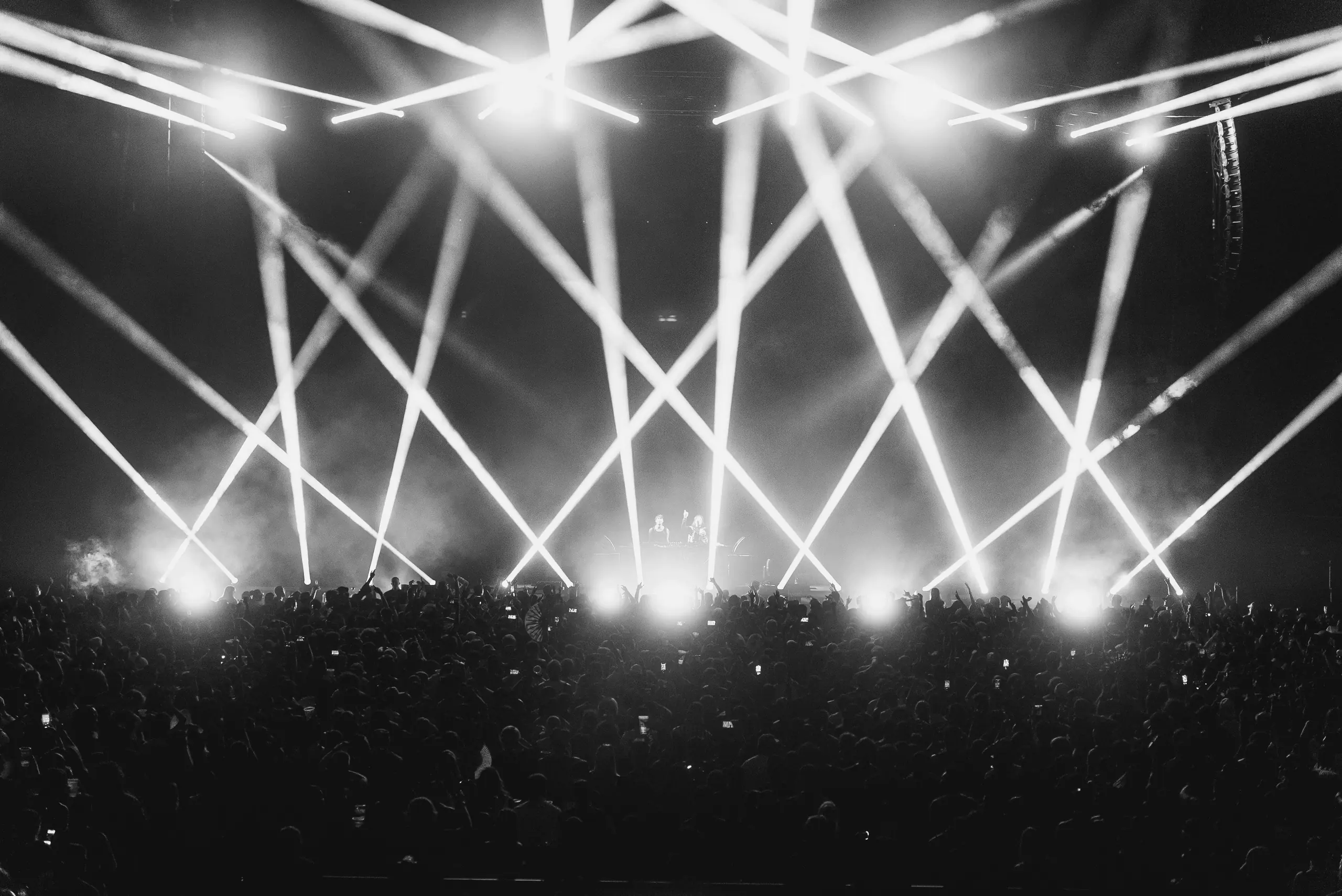 ISOKNOCK at The Kia Forum, Los Angeles – Eric Dew