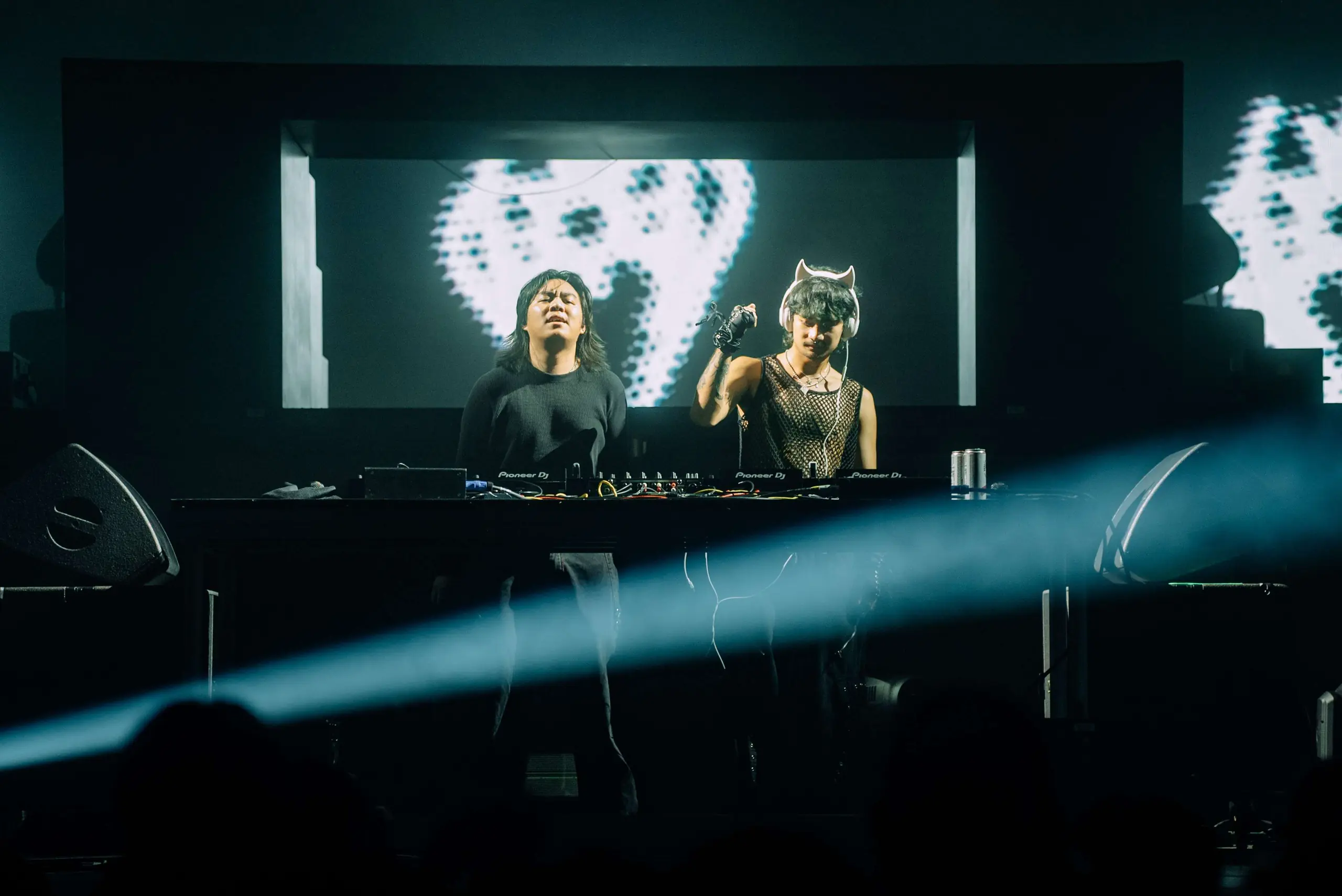 ISOKNOCK at The Kia Forum, Los Angeles – Eric Dew