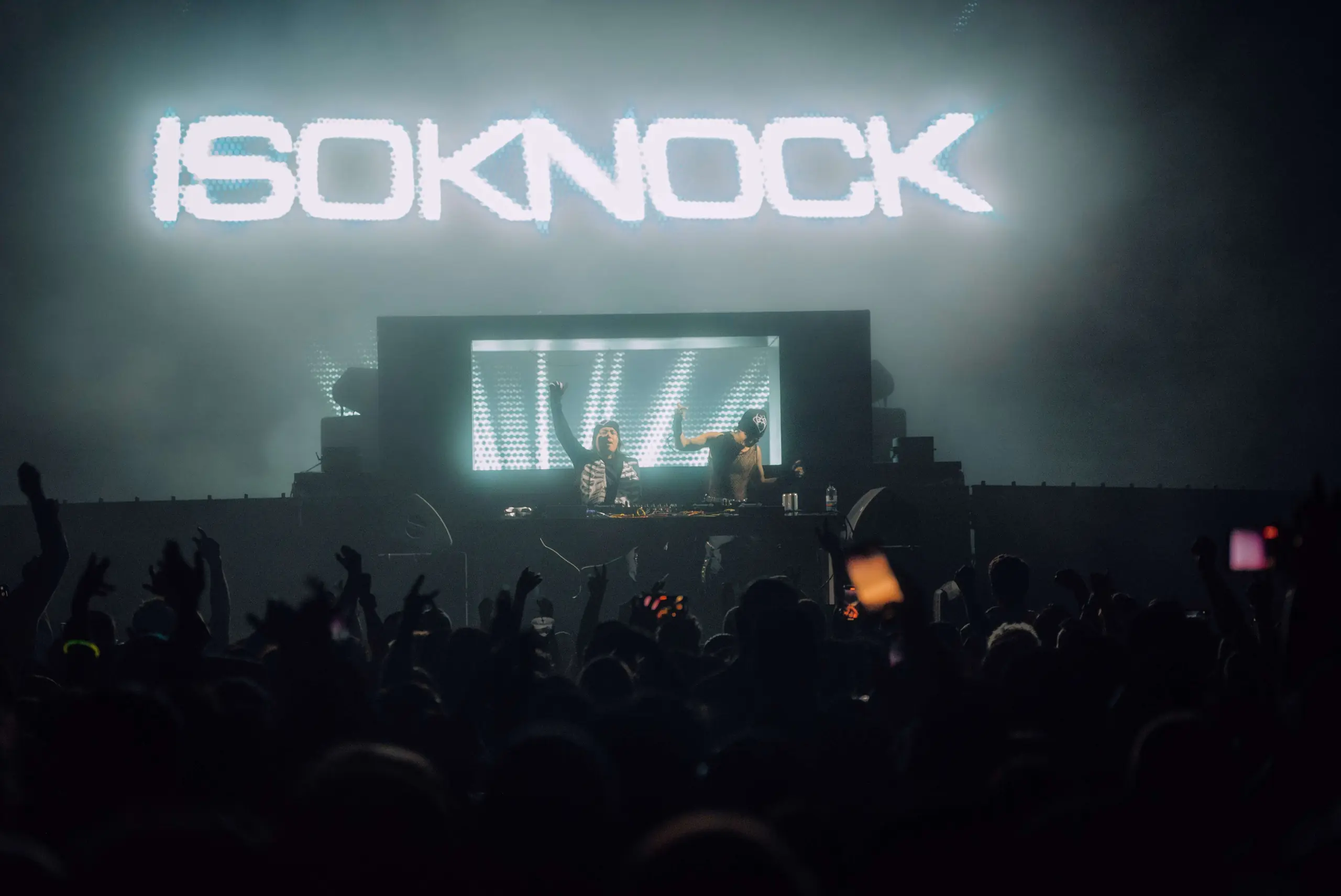 ISOKNOCK at The Kia Forum, Los Angeles – Eric Dew