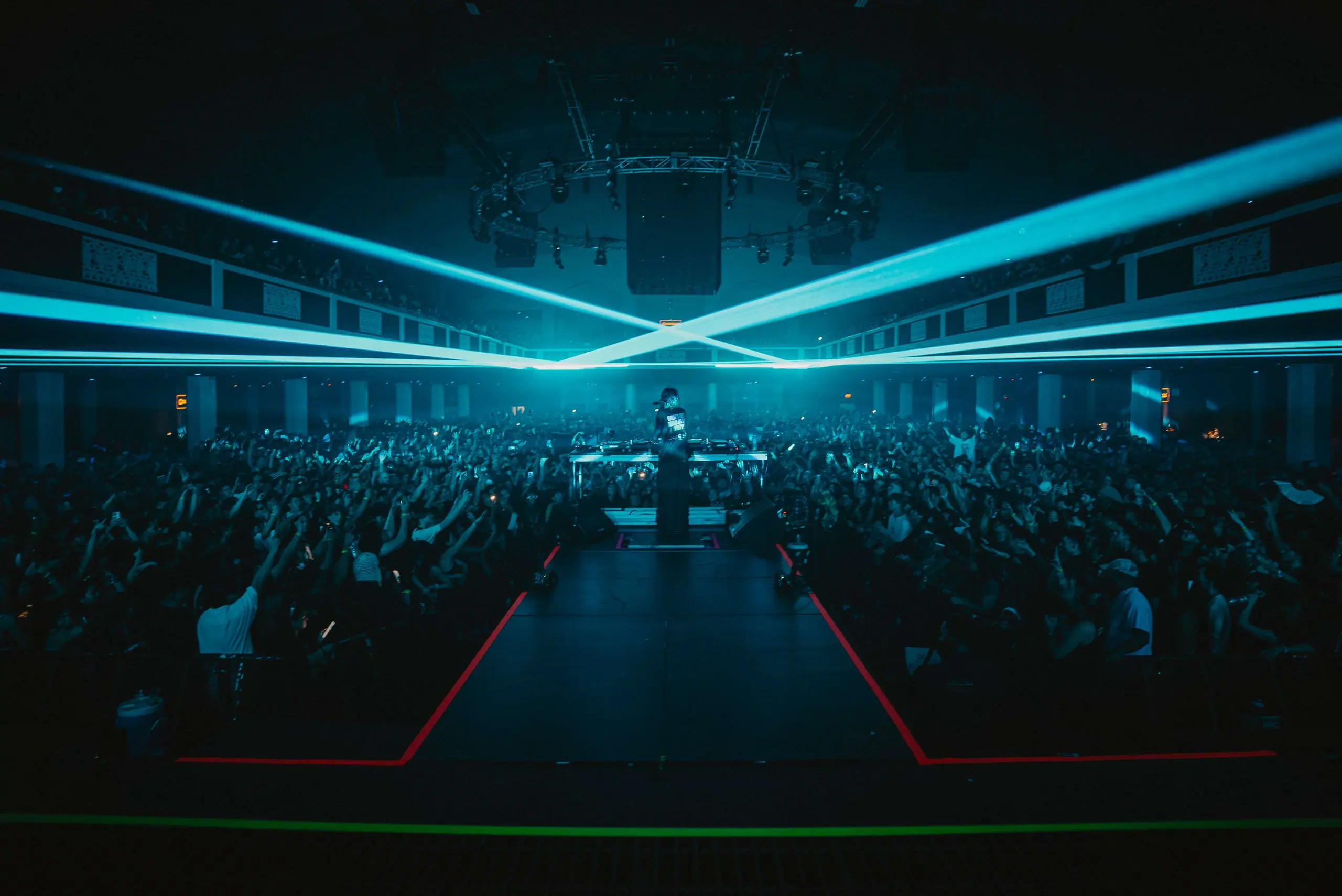 ISOxo at Shrine Expo Hall, Los Angeles – Eric Dew