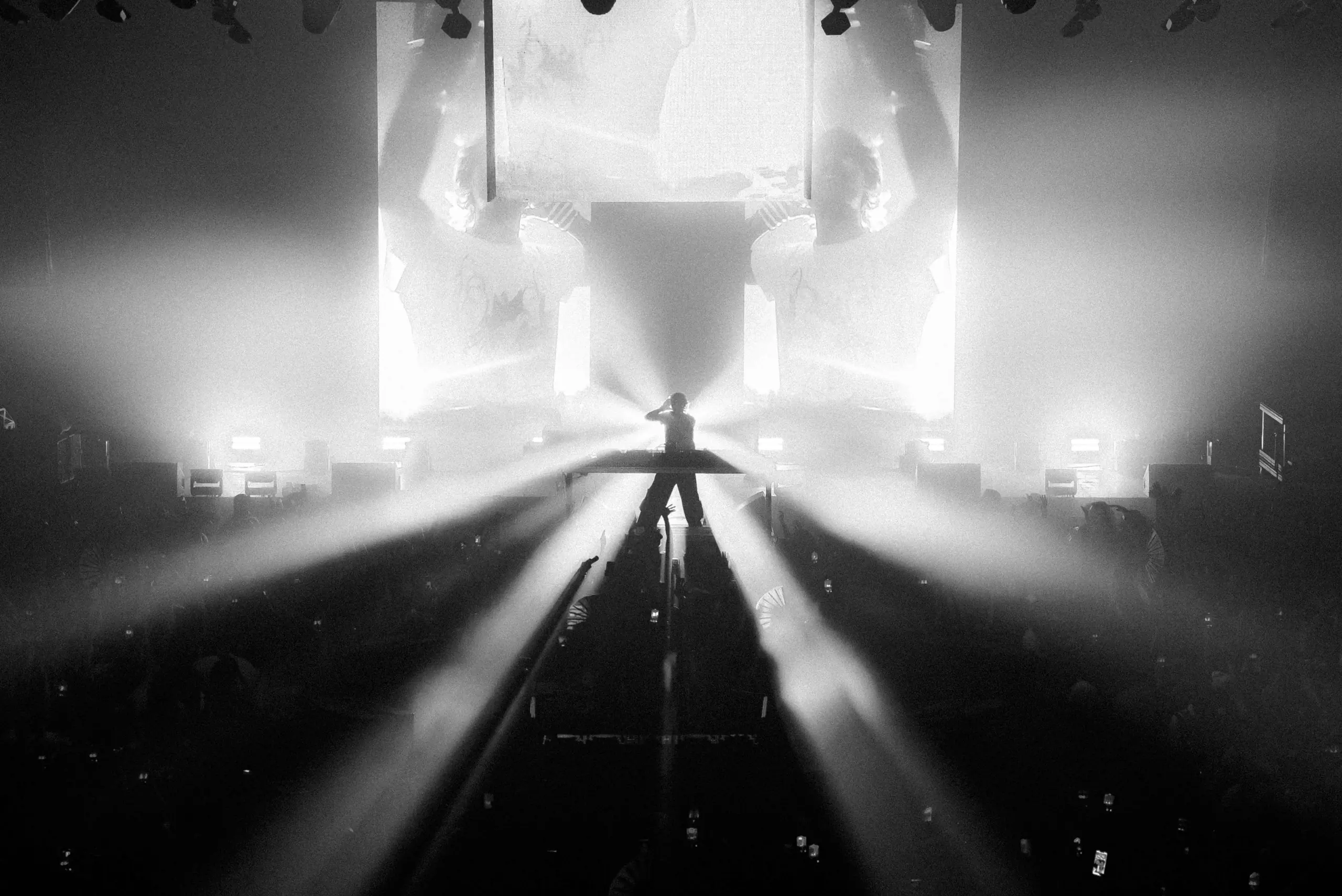 ISOxo at Shrine Expo Hall, Los Angeles – Eric Dew