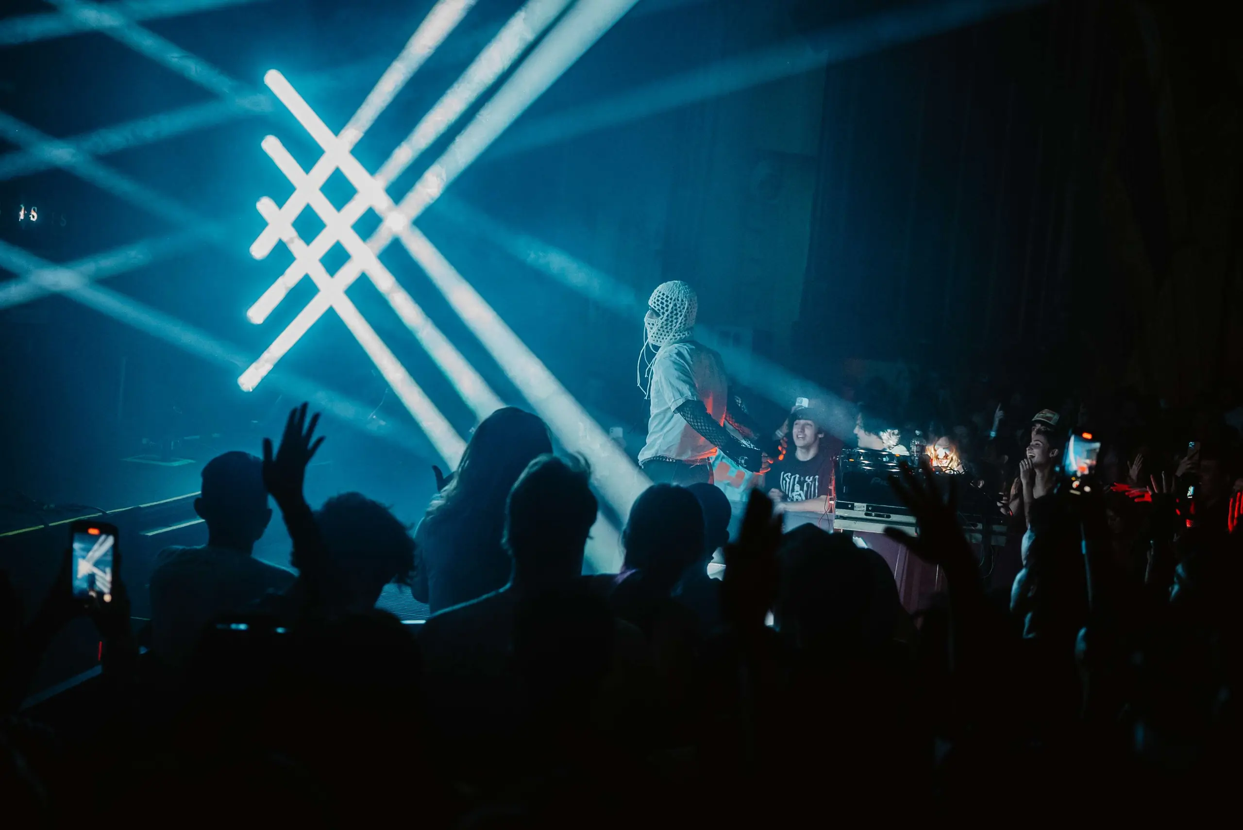 ISOxo at The Fonda Theatre, Los Angeles – Eric Dew