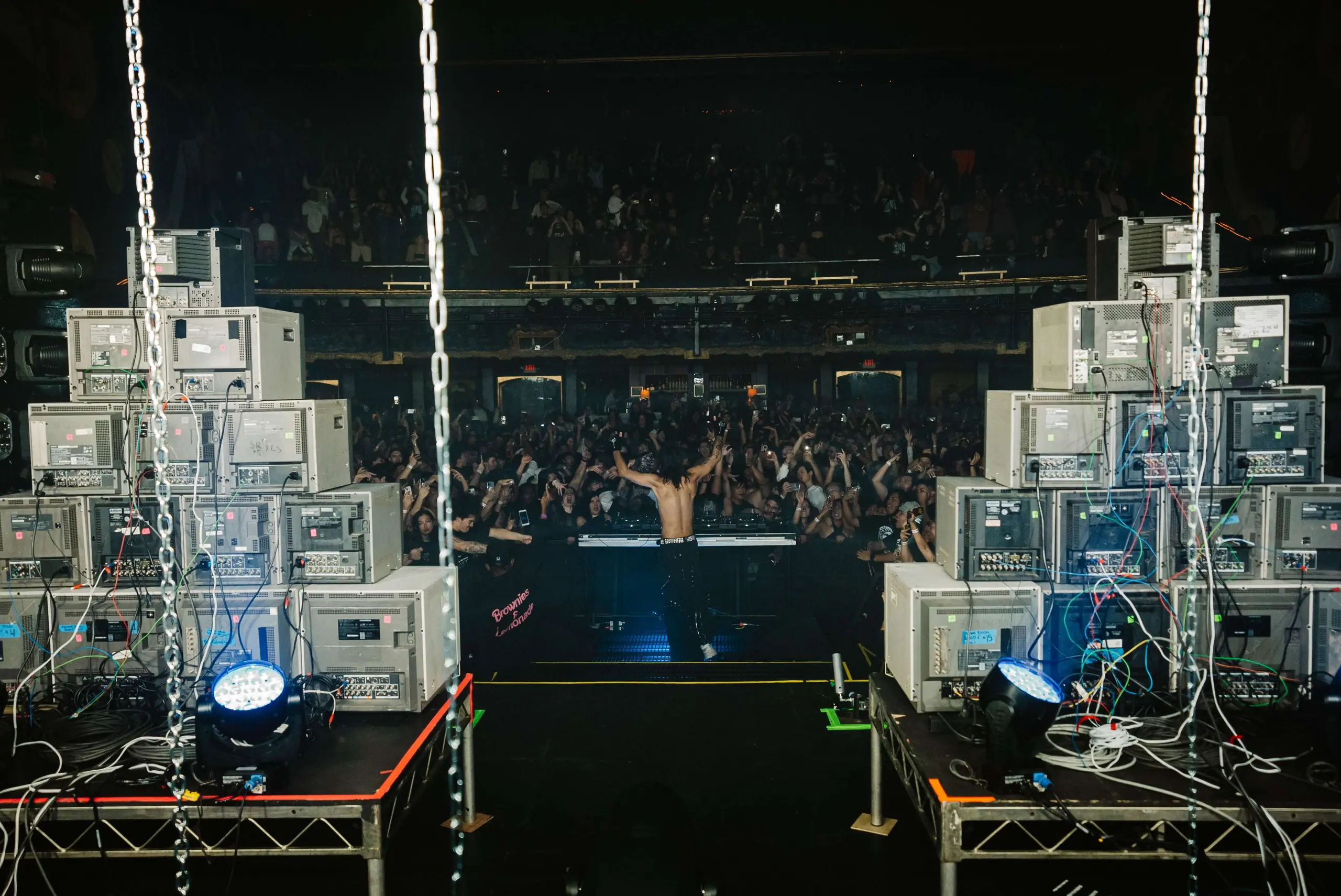 ISOxo at The Fonda Theatre, Los Angeles – Eric Dew