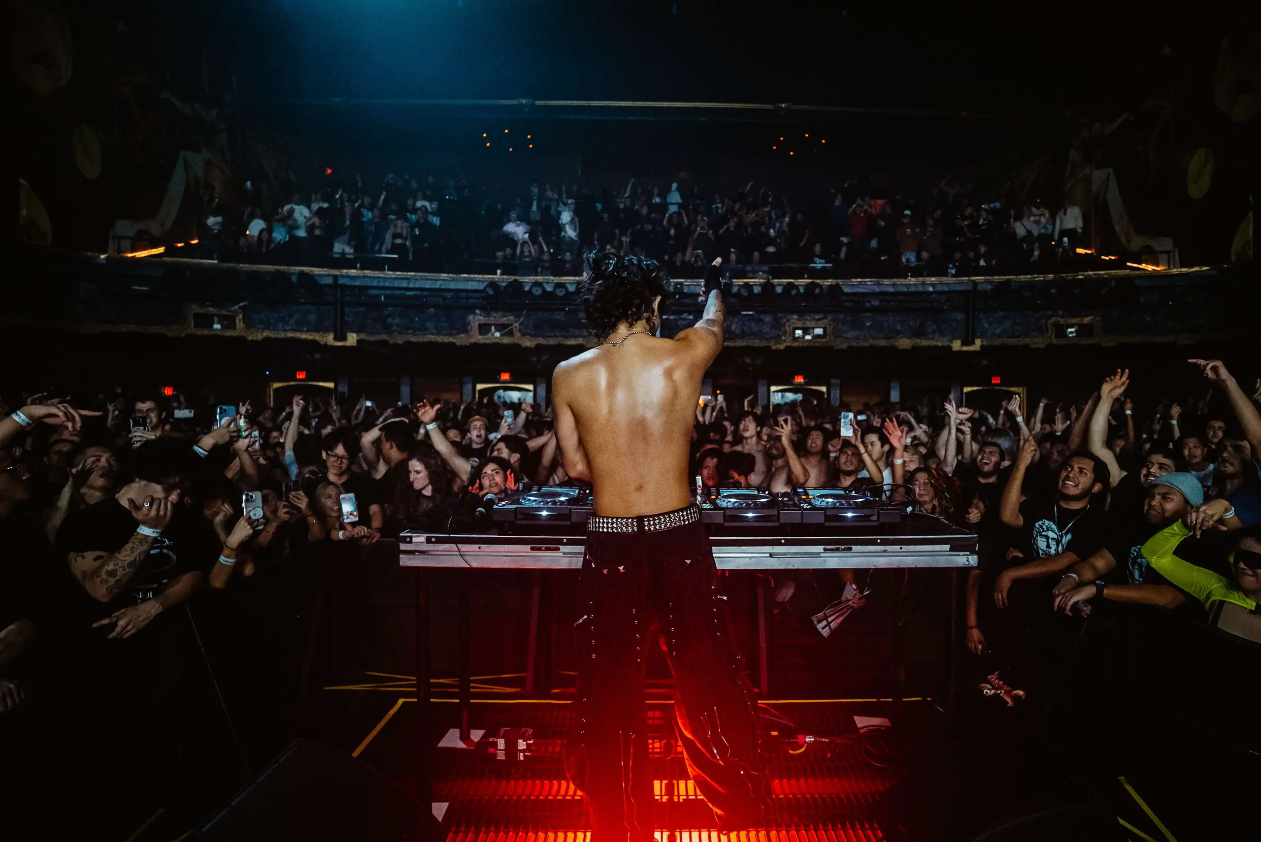 ISOxo at The Fonda Theatre, Los Angeles – Eric Dew