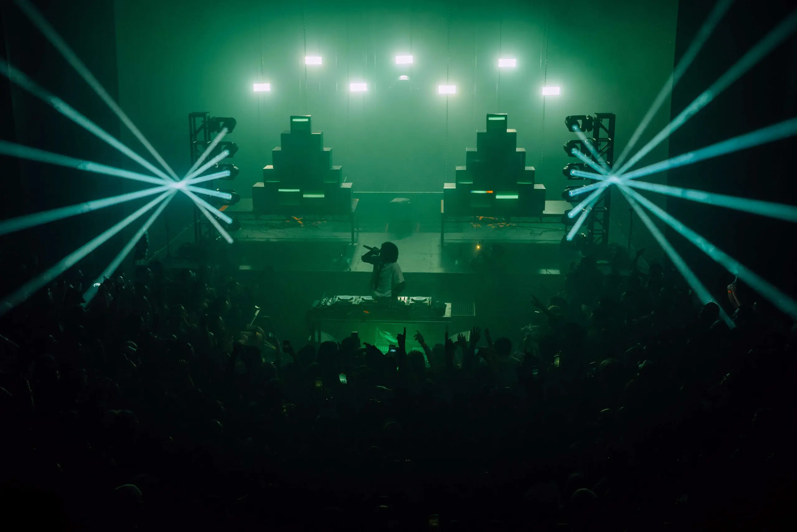 ISOxo at The Fonda Theatre, Los Angeles – Eric Dew